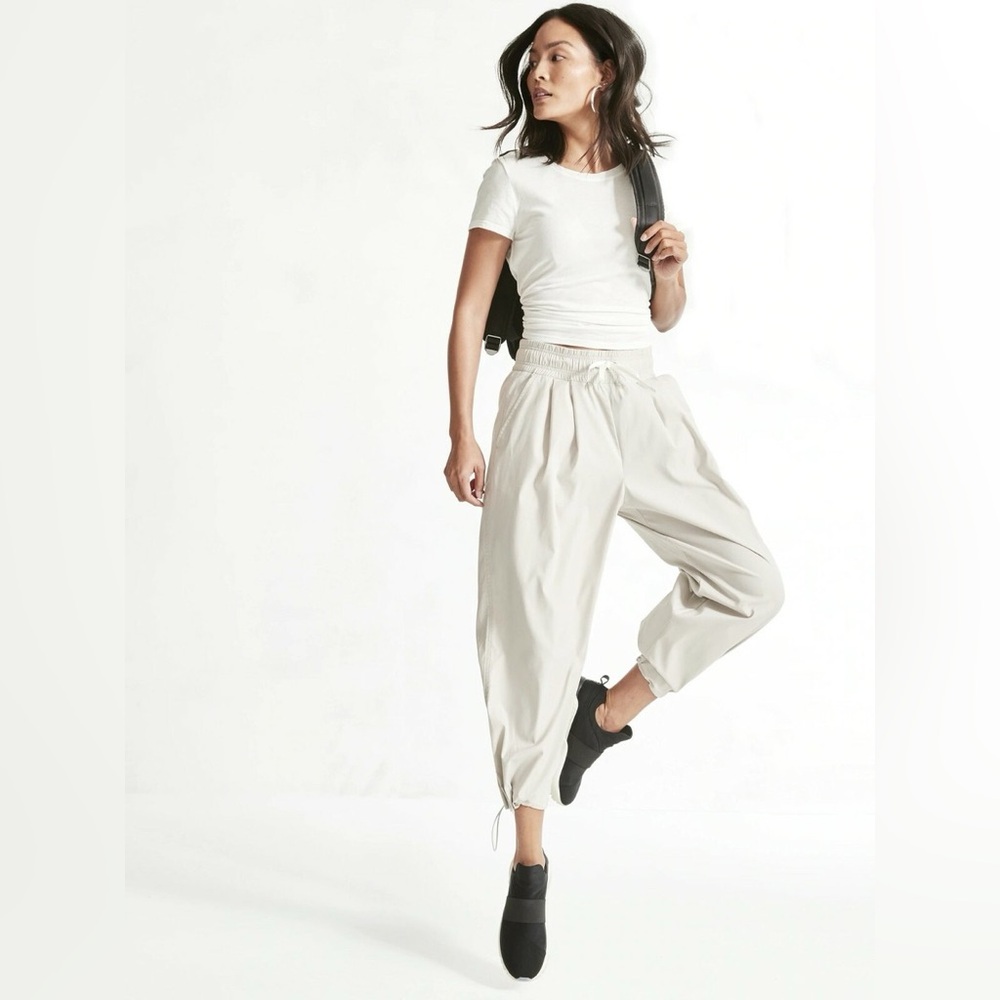NWT Athleta Revive Pant in Abalone Grey - Size 2